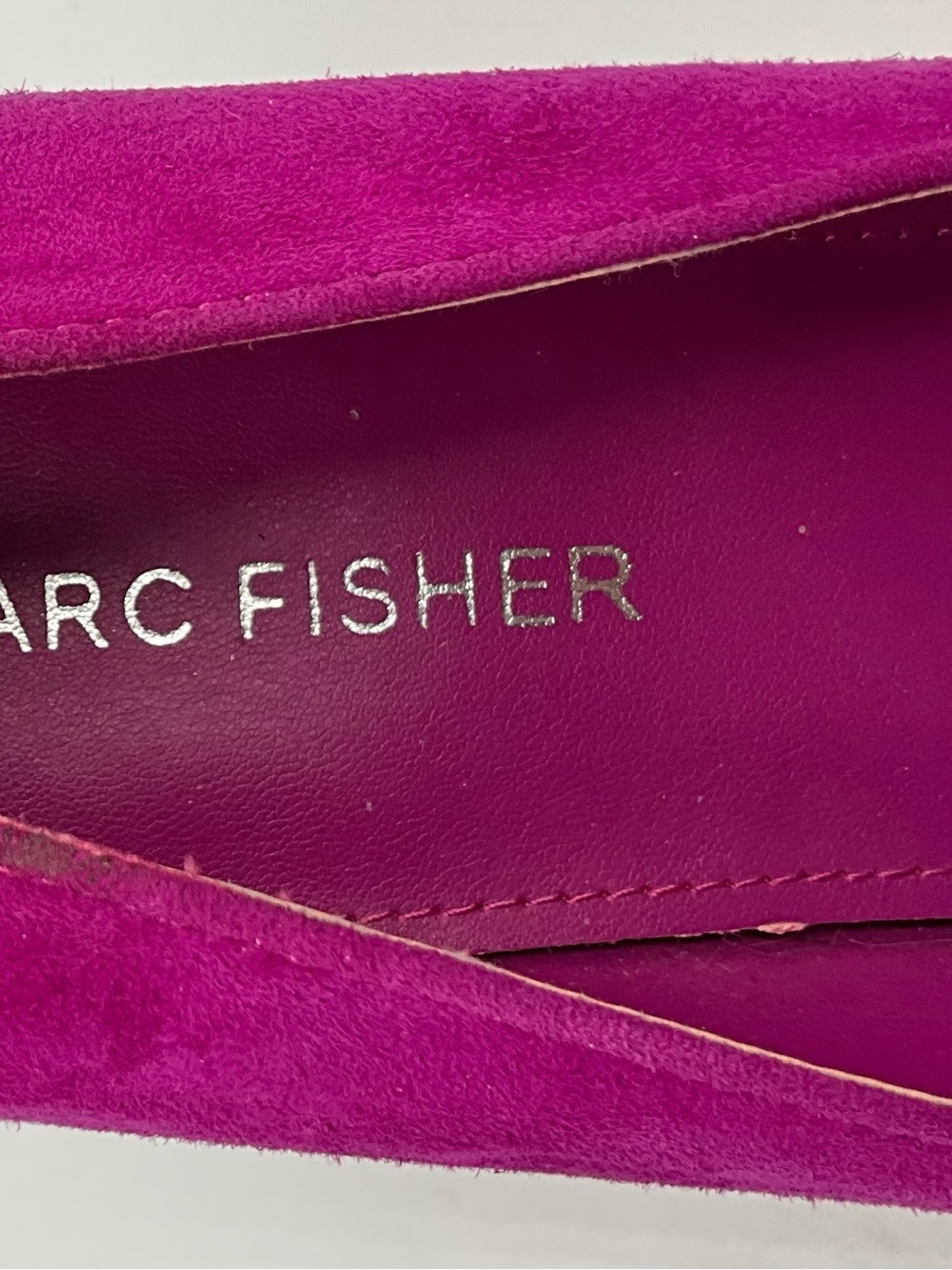 Marc Fisher Pumps Size 8.5 Pink Fuchsia Suede Pointed-Toe Pumps Stylish Heels - Picture 2 of 7